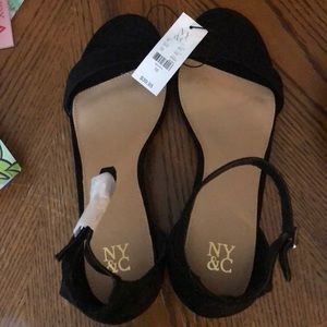 Women’s size 10 black heels